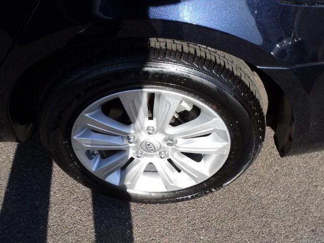 Kia Optima 2010 photo 2