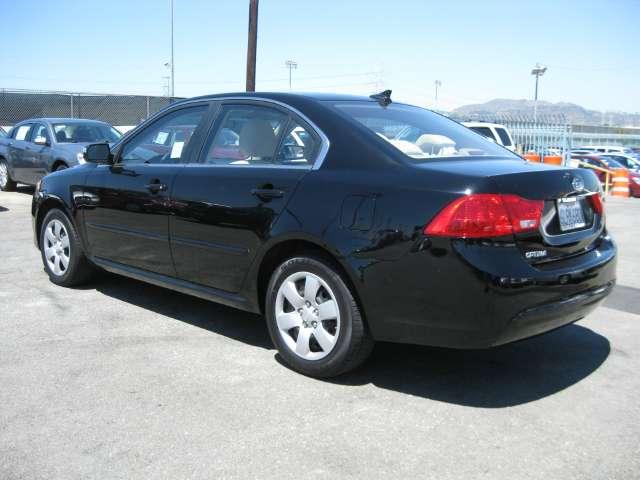 Kia Optima 2010 photo 2