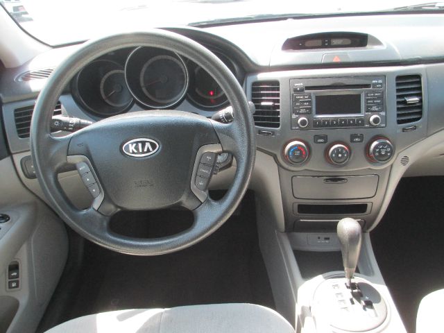 Kia Optima 2010 photo 4