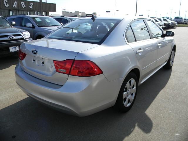 Kia Optima 2010 photo 2