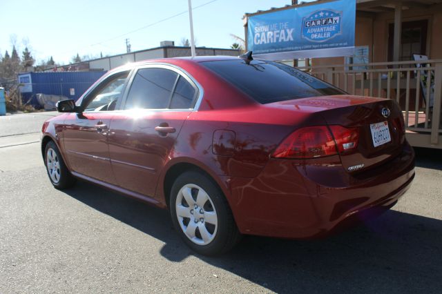 Kia Optima 2010 photo 1