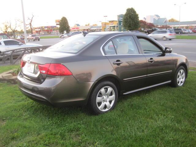Kia Optima 2010 photo 2