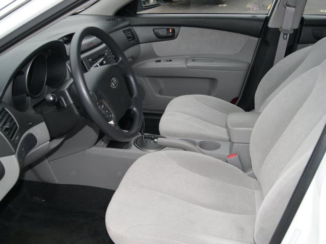 Kia Optima 2010 photo 2