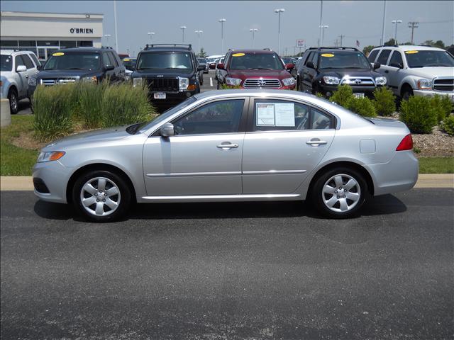 Kia Optima Open-top Sedan