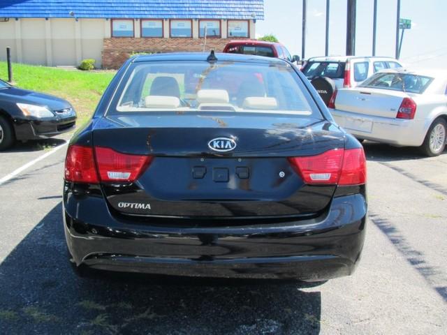 Kia Optima 2010 photo 1