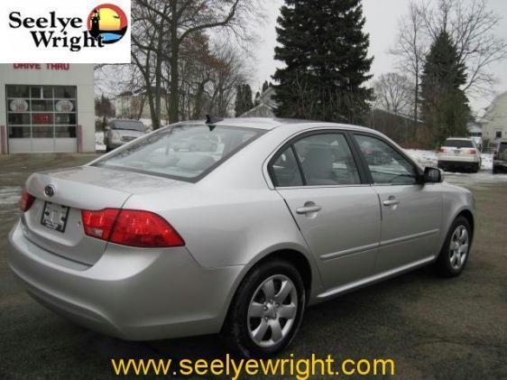 Kia Optima 2010 photo 1