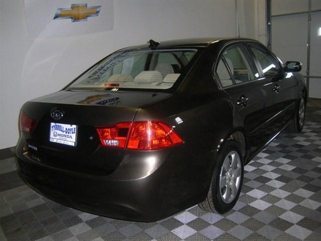 Kia Optima 2010 photo 1