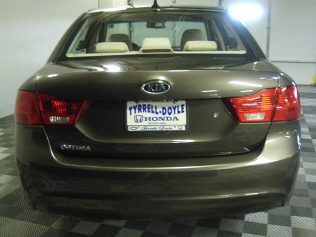 Kia Optima 2010 photo 2