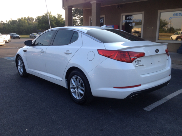Kia Optima 2011 photo 2