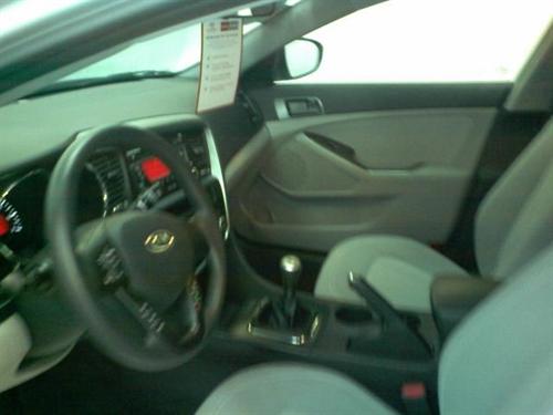 Kia Optima 2011 photo 1