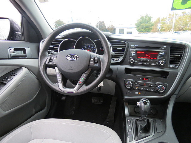 Kia Optima 2011 photo 3
