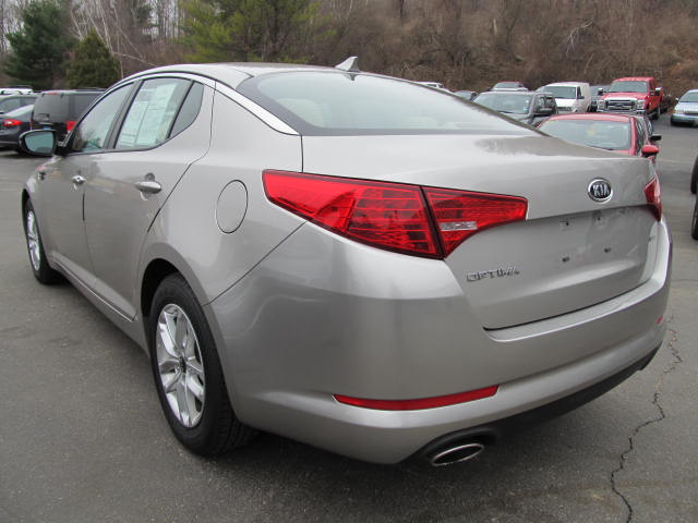 Kia Optima 2011 photo 1