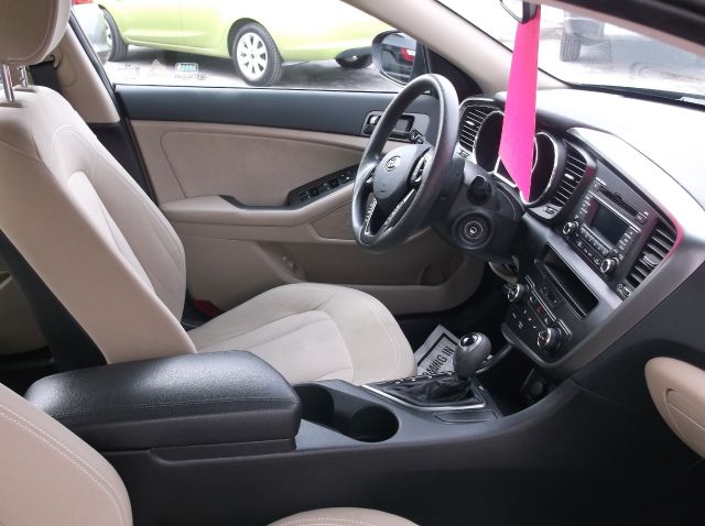 Kia Optima 2011 photo 2