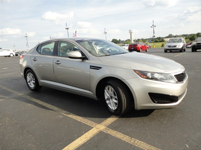 Kia Optima 2011 photo 2