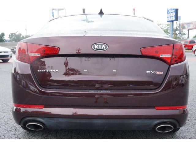Kia Optima 2012 photo 10