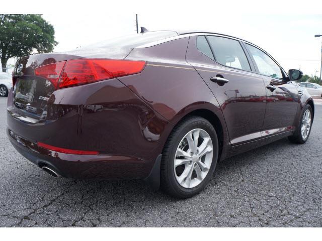 Kia Optima 2012 photo 11