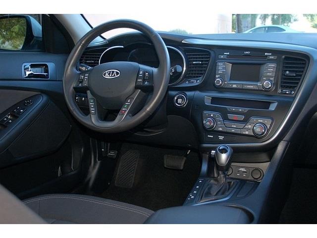 Kia Optima 2012 photo 1