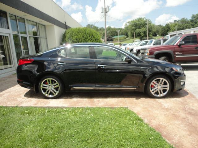 Kia Optima AWD, REAR DVD, Navigation, 3RD ROW, Mem/heat Seats Sedan