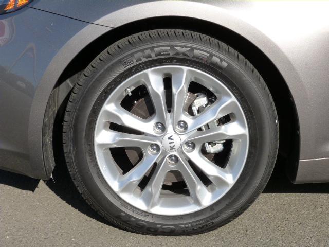 Kia Optima 2013 photo 2