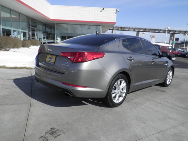 Kia Optima 2013 photo 1