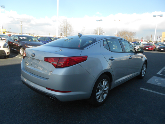Kia Optima 2013 photo 1