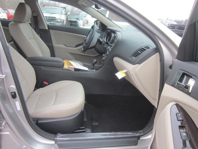 Kia Optima 2013 photo 4