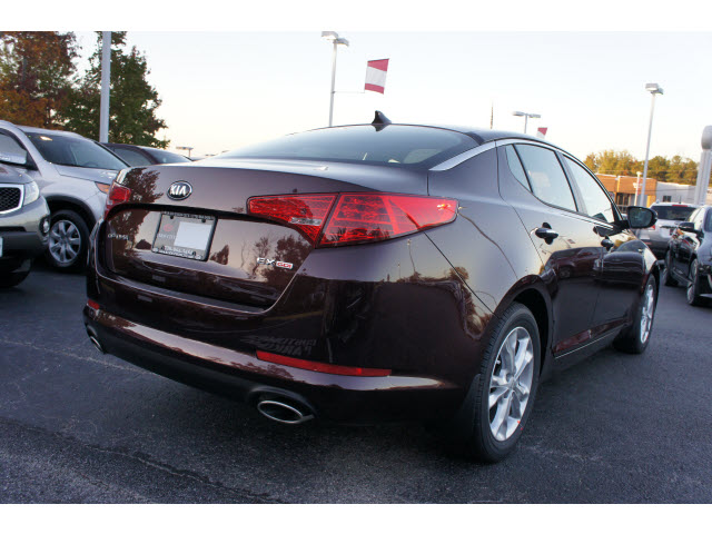 Kia Optima 2013 photo 2
