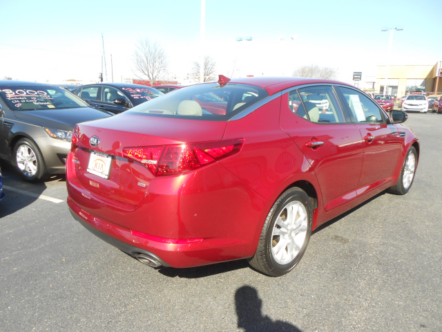 Kia Optima 2013 photo 1