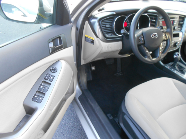 Kia Optima 2013 photo 2