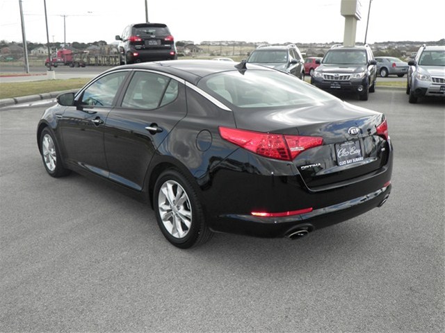 Kia Optima 2013 photo 1