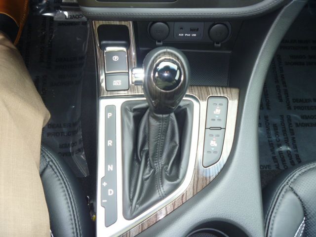 Kia Optima 2013 photo 19