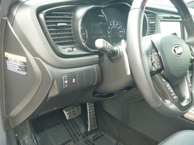 Kia Optima 2013 photo 23
