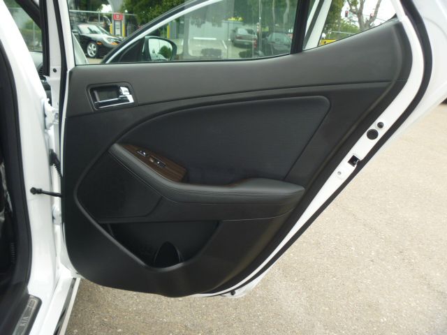 Kia Optima 2013 photo 28