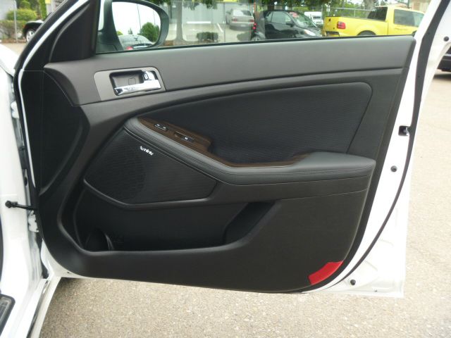 Kia Optima 2013 photo 30