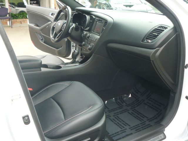 Kia Optima 2013 photo 32