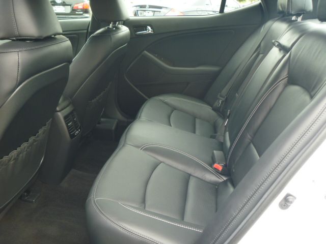 Kia Optima 2013 photo 35