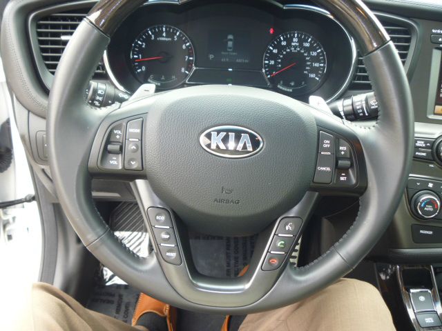 Kia Optima 2013 photo 52