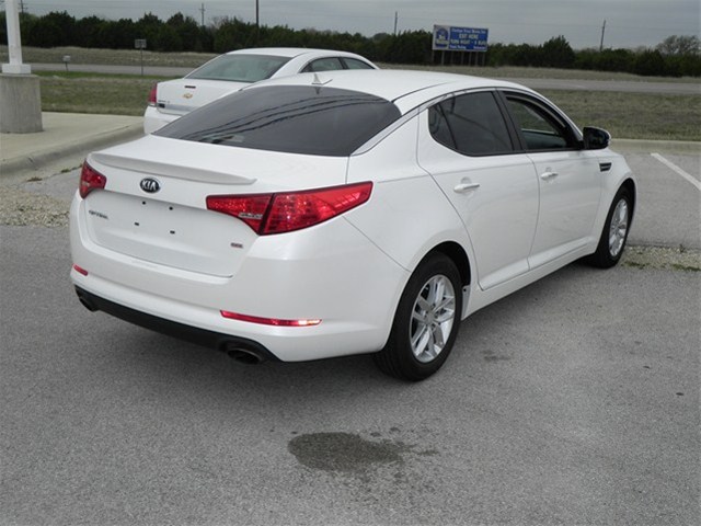 Kia Optima 2013 photo 2