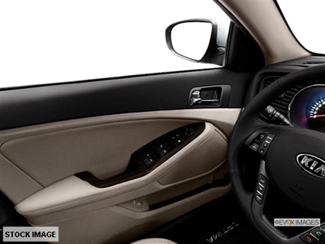 Kia Optima Open-top Sedan