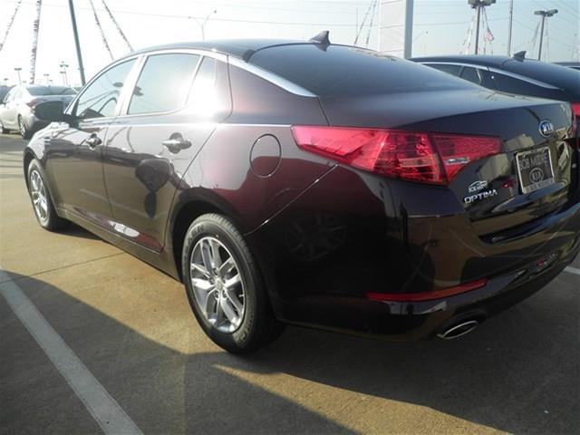 Kia Optima 2013 photo 2