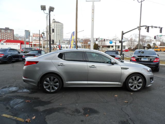 Kia Optima AWD, REAR DVD, Navigation, 3RD ROW, Mem/heat Seats Sedan