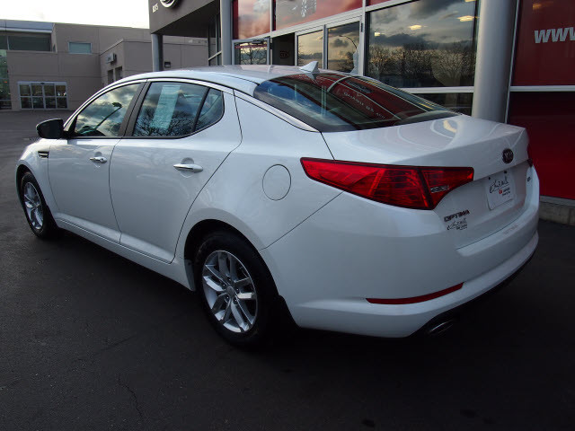 Kia Optima Elk Conversion Van Unspecified