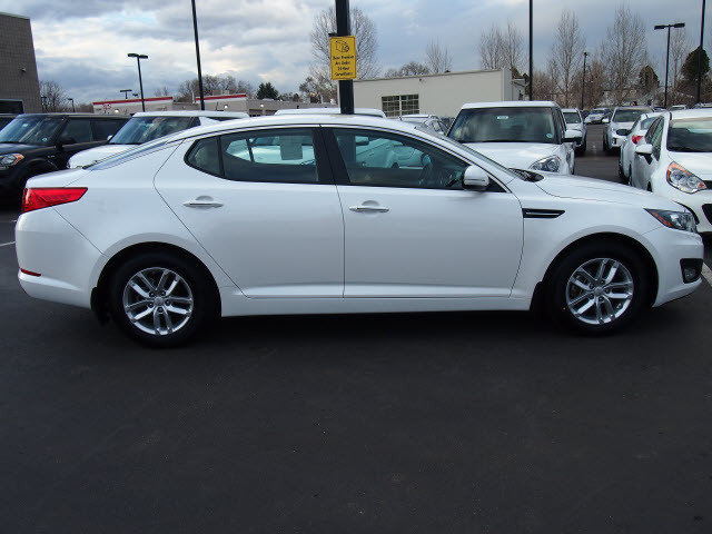 Kia Optima 2013 photo 2
