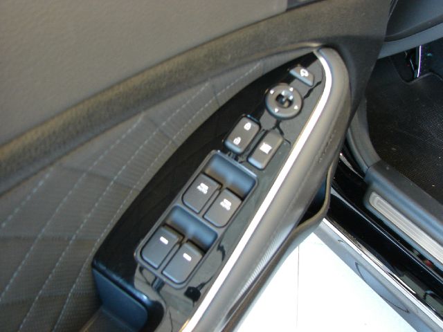 Kia Optima V6 CX Sedan