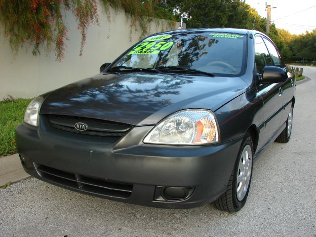 Kia Rio 2003 photo 2