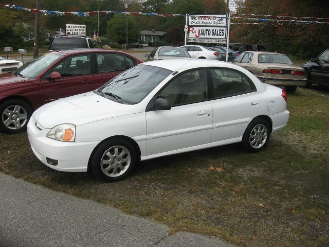 Kia Rio 2003 photo 1