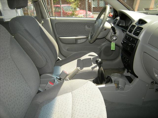 Kia Rio 2003 photo 1