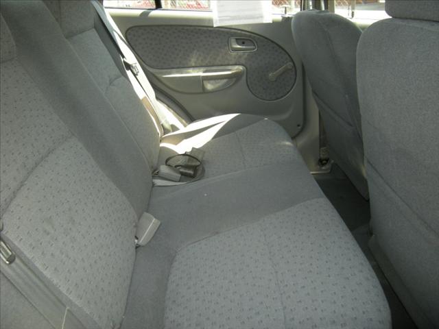 Kia Rio 2003 photo 2