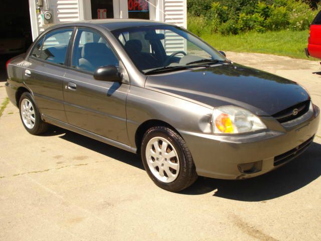 Kia Rio 2003 photo 2
