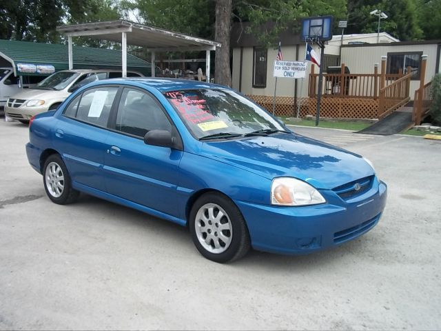 Kia Rio 2003 photo 1